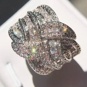 3 CT. LUXURY  SILVER DIAMOND RING Criss Cross Cocktail